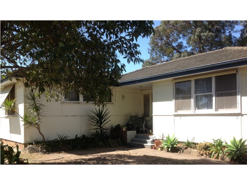 4 Renshaw St, Warwick Farm NSW 2170