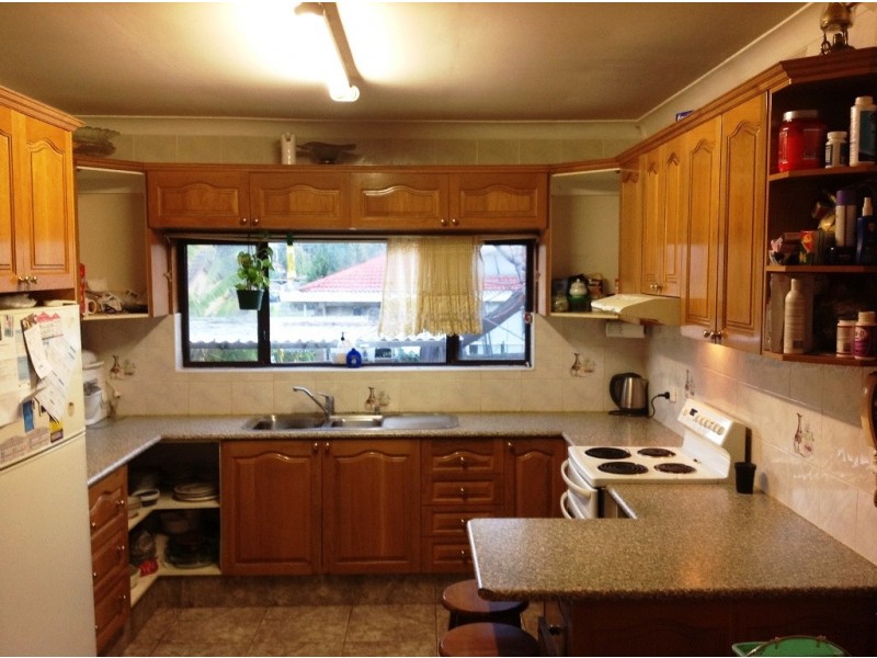 32 HILLVIEW PDE, Lurnea NSW 2170