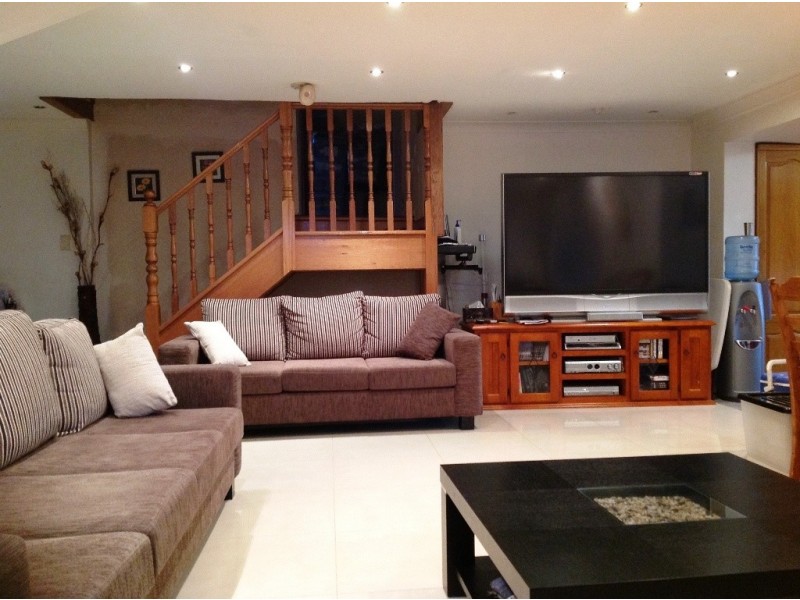 32 HILLVIEW PDE, Lurnea NSW 2170