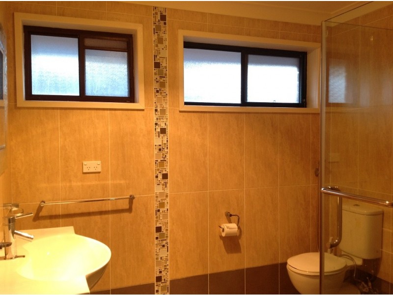 32 HILLVIEW PDE, Lurnea NSW 2170