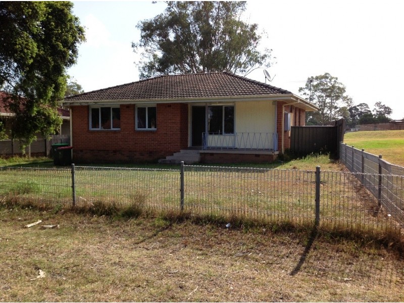 26 DUNDEE ST, Sadleir NSW 2168