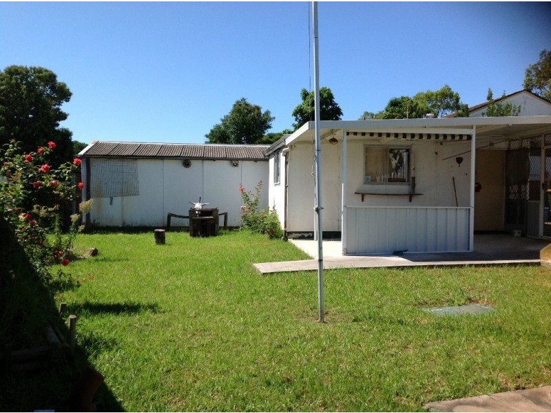 17 Bare Ave, Lurnea NSW 2170