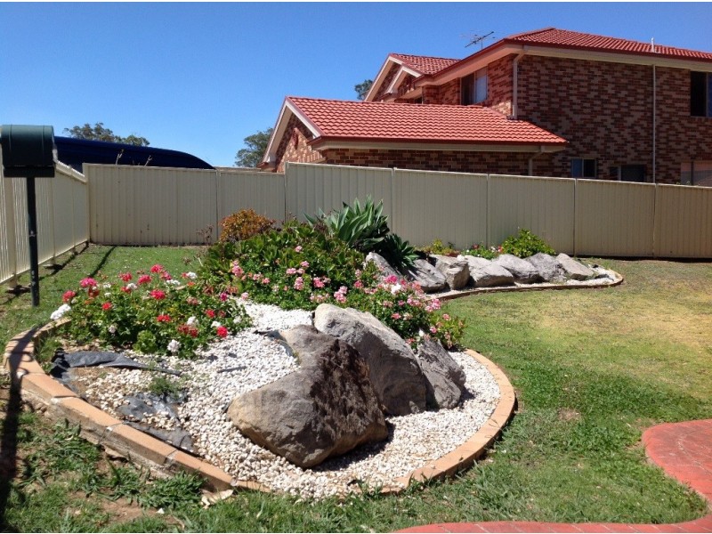 1B Clydesdale Dr, Blairmount NSW 2559