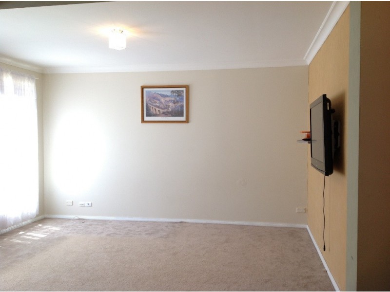 1B Clydesdale Dr, Blairmount NSW 2559