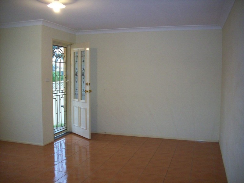 5 RIDGEWAY CLOSE, West Hoxton NSW 2171