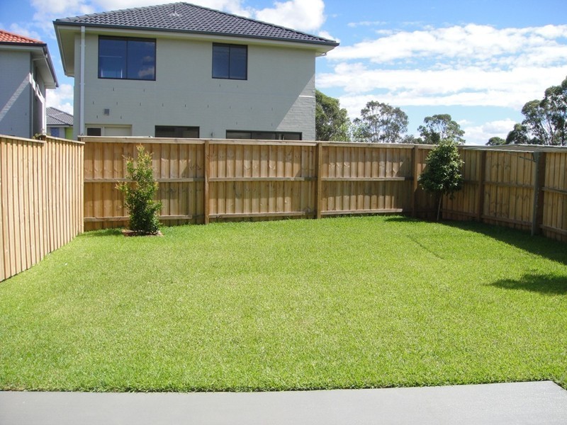 5 MARINER ST, Glenfield NSW 2167