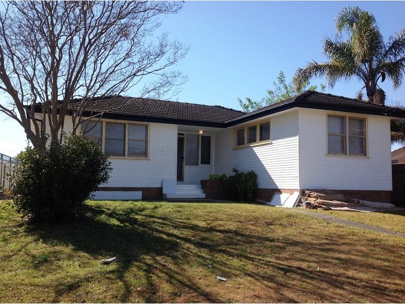 11 STRICKLAND CRES, Ashcroft NSW 2168