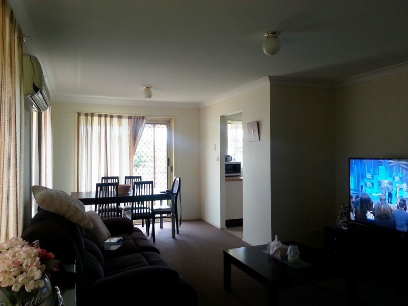 21 Guernsey Ave, Minto NSW 2566
