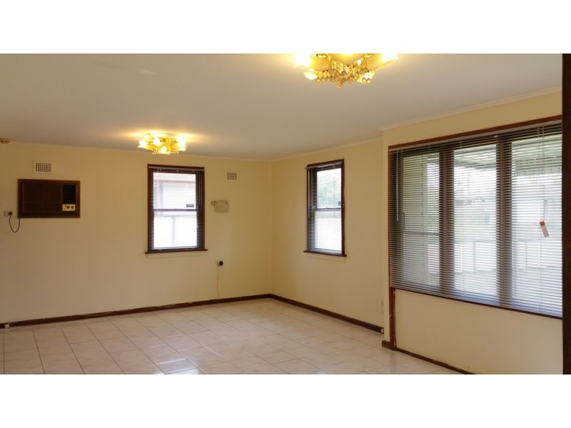 36 KINGARTH ST, Busby NSW 2168