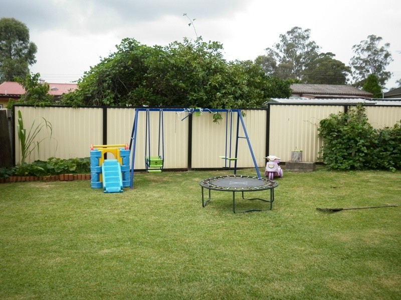 36 KINGARTH ST, Busby NSW 2168