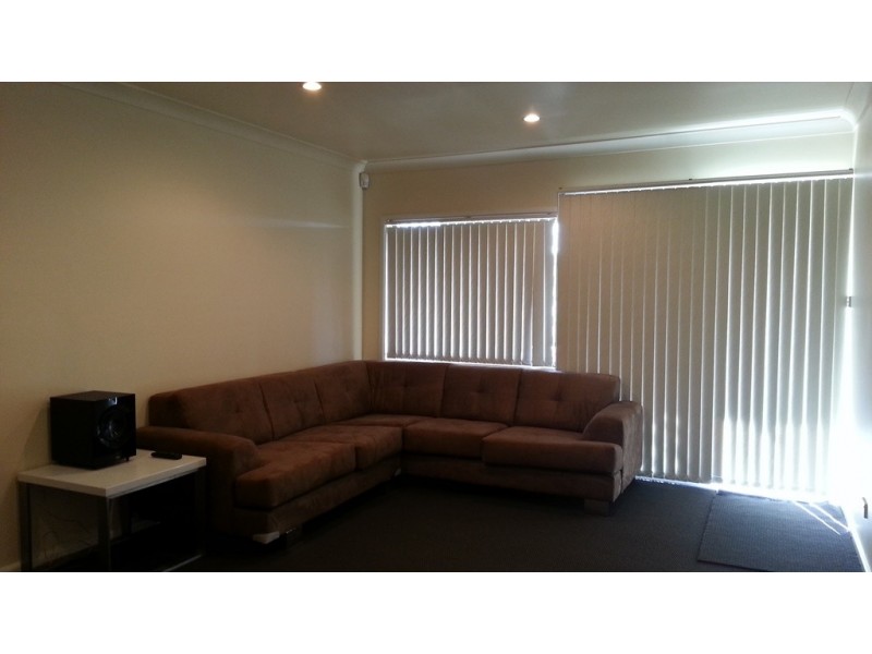 32 WILLIAMSON CRES, Warwick Farm NSW 2170