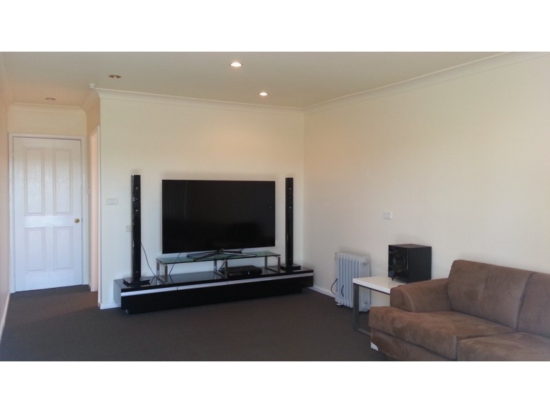 32 WILLIAMSON CRES, Warwick Farm NSW 2170