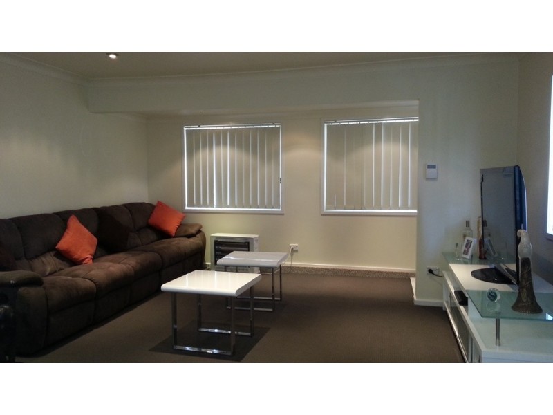 32 WILLIAMSON CRES, Warwick Farm NSW 2170