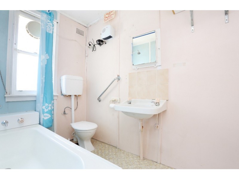 22 Mary Cres, Liverpool NSW 2170