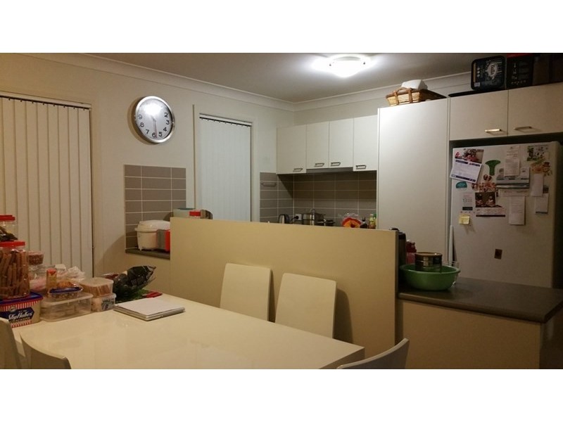 33 Sovereign Cct, Glenfield NSW 2167