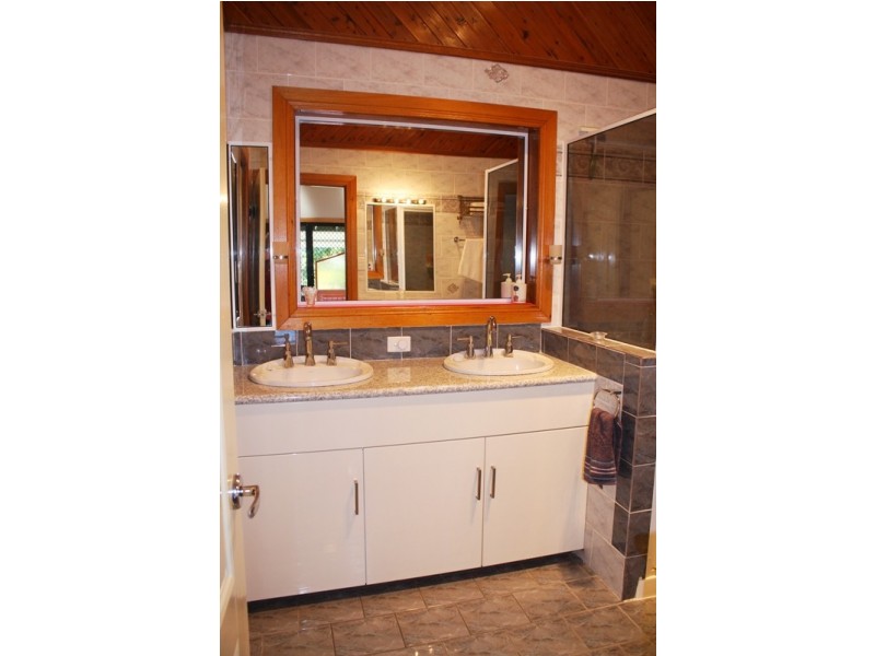 4 Triton Crt, Shoal Point QLD 4750