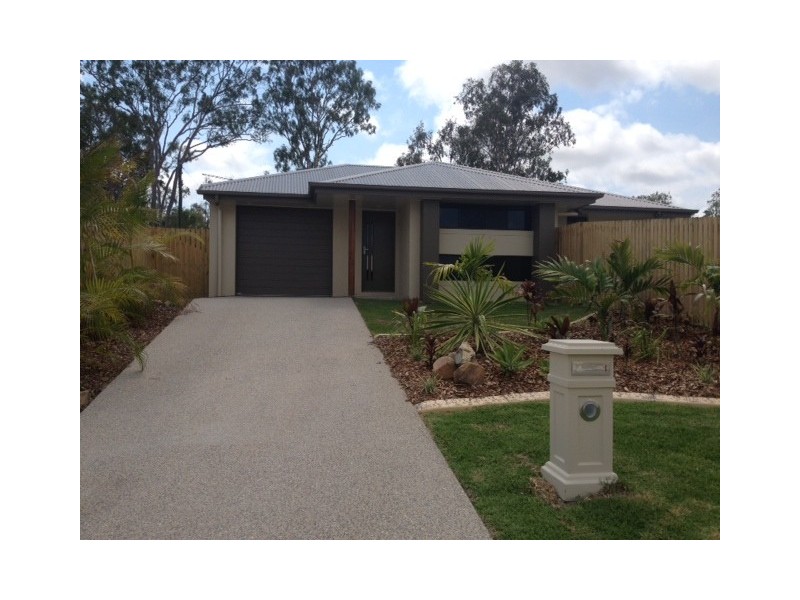 1/2 Steve Street, Walkerston QLD 4751