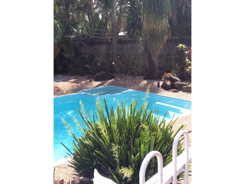 8 Palm Court, Bucasia QLD 4750