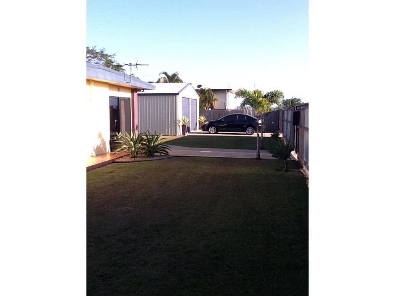 25 Dennis Street, South Mackay QLD 4740