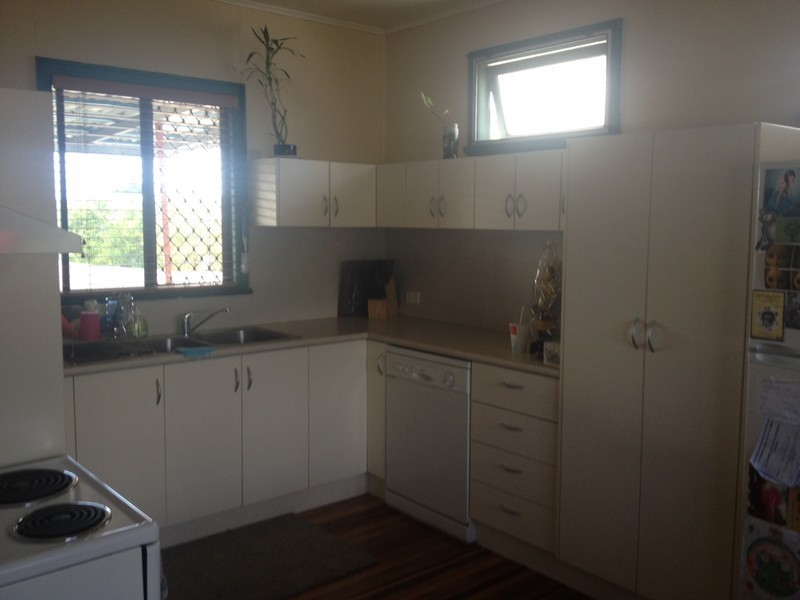 4 Moffat, North Mackay QLD 4740