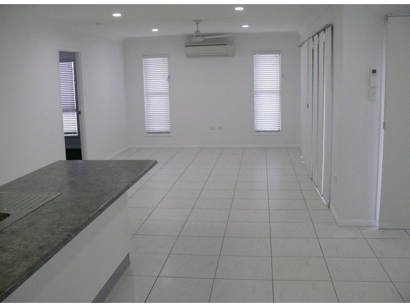 9 Lancaster way, Ooralea QLD 4740