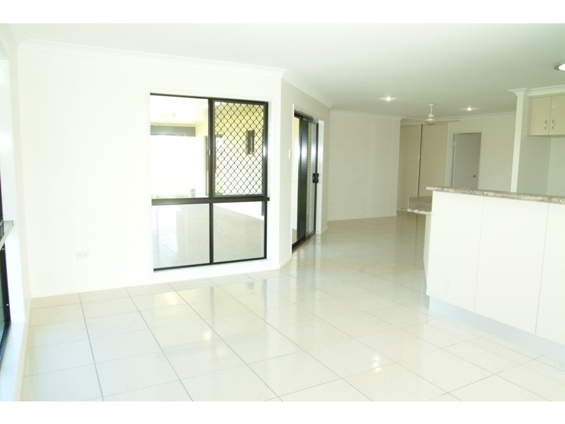 44 Gingham Street, Glenella QLD 4740