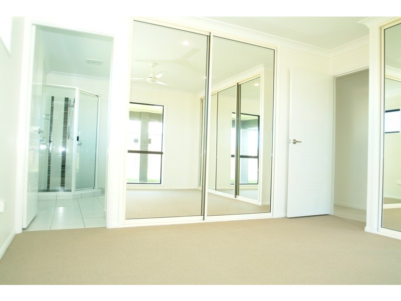 44 Gingham Street, Glenella QLD 4740