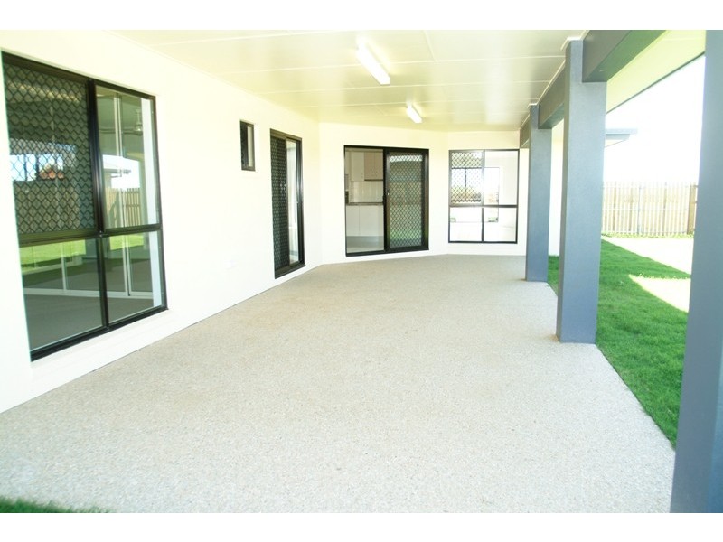 44 Gingham Street, Glenella QLD 4740