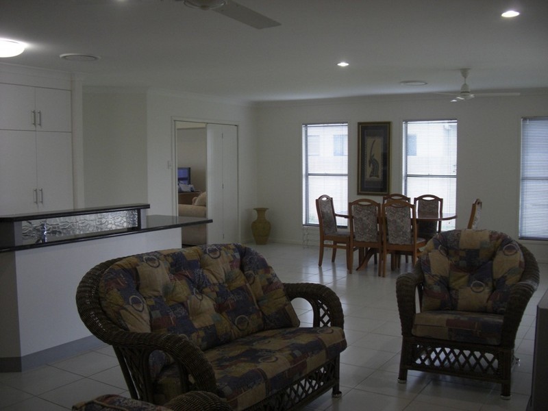 36 Gingham Street, Glenella QLD 4740