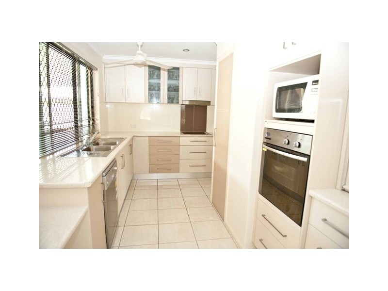 33 Windmill Crossing, Mount Pleasant QLD 4740