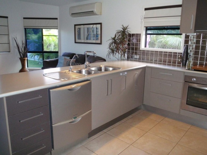 1 Bangalow Court, Andergrove QLD 4740