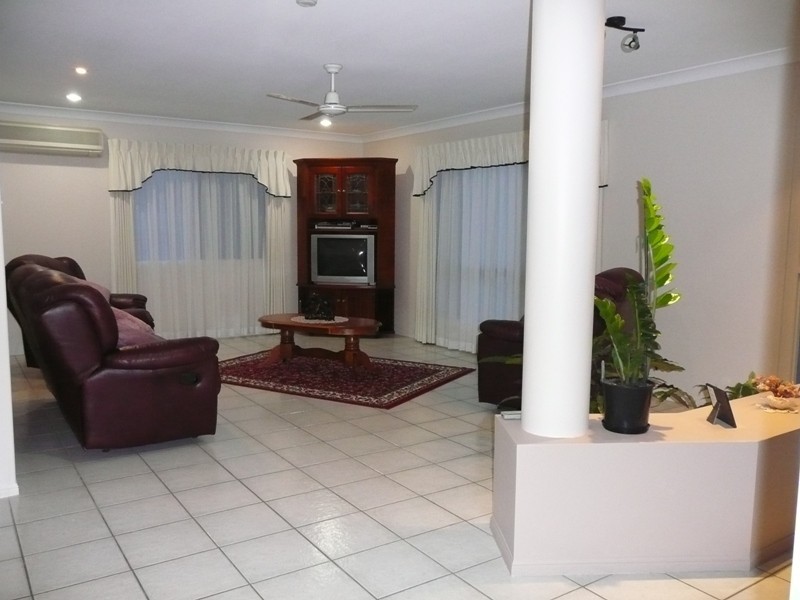 8 Adams Court, South Mackay QLD 4740