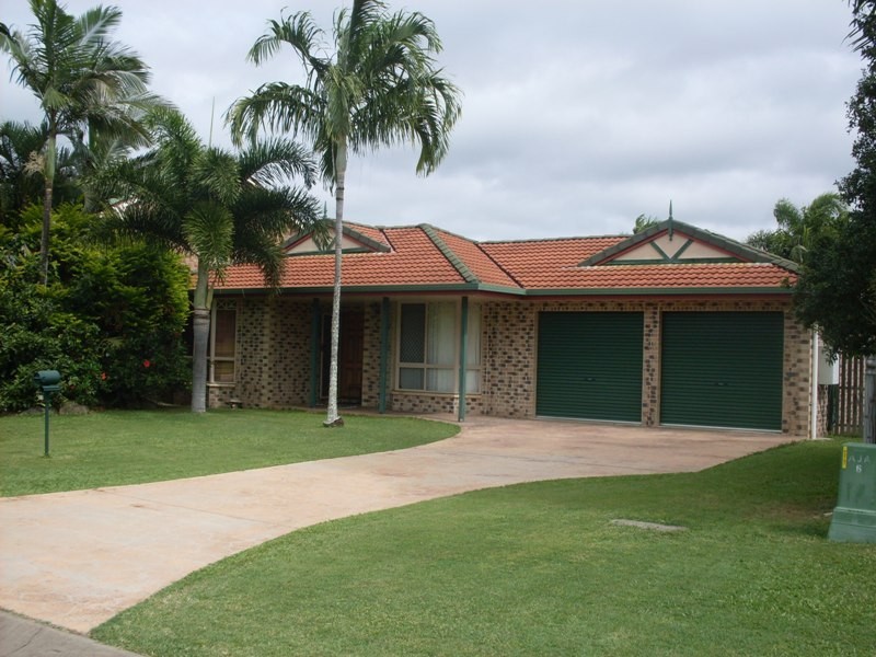 11 Frank Cowley, Glenella QLD 4740