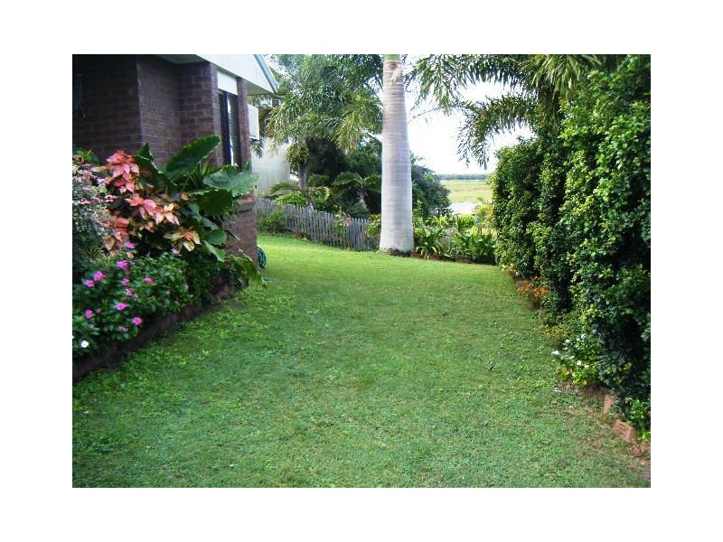 18 McLaughlin Drive, Blacks Beach QLD 4740