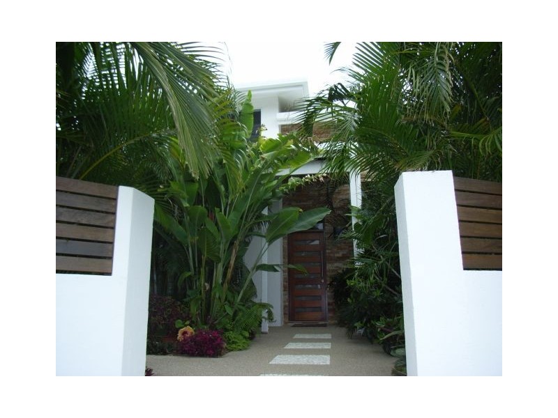 11 Sunrise Place, Blacks Beach QLD 4740