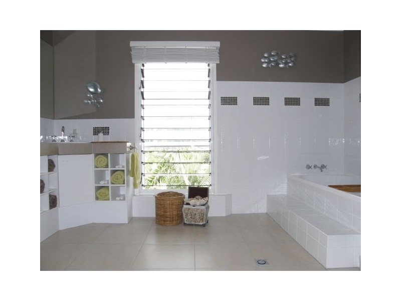 11 Sunrise Place, Blacks Beach QLD 4740