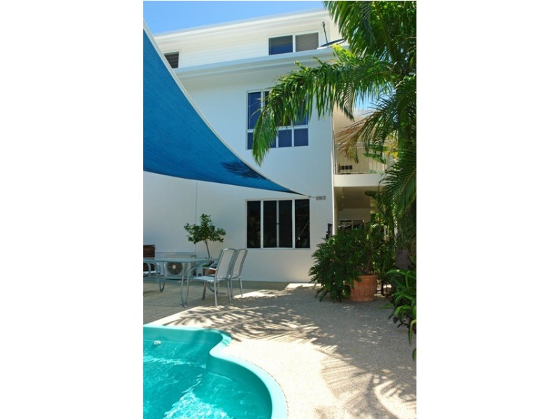 11 Sunrise Place, Blacks Beach QLD 4740