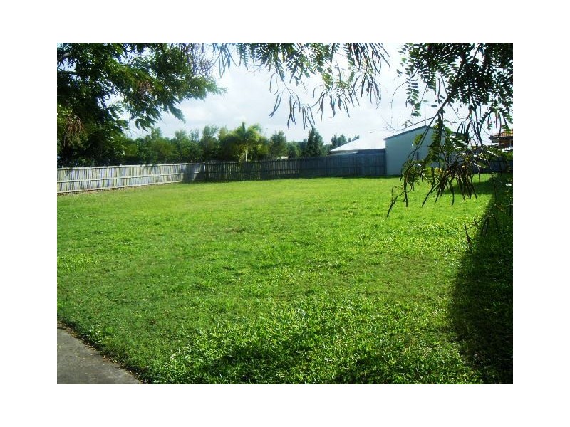 1 Oasis Drive, North Mackay QLD 4740