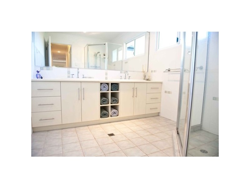 32 Admiral Drive, Dolphin Heads QLD 4740