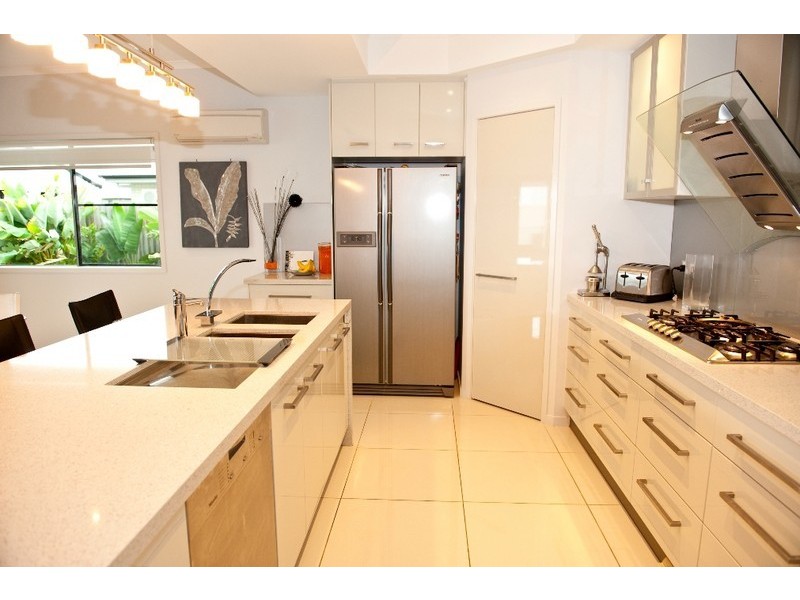 26 Kensington Court, Glenella QLD 4740