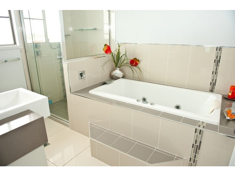 26 Kensington Court, Glenella QLD 4740