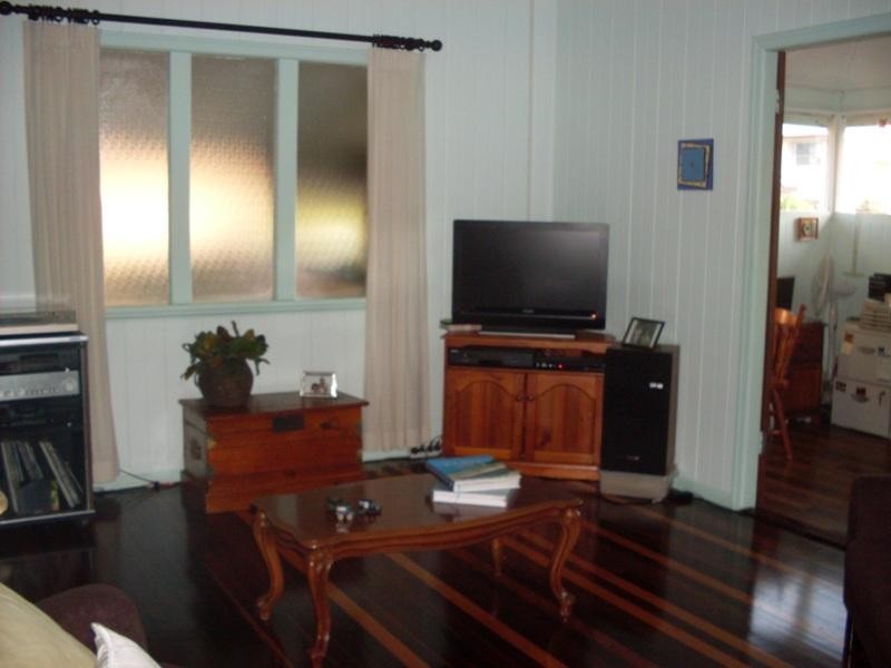 42 Mogford Street, West Mackay QLD 4740