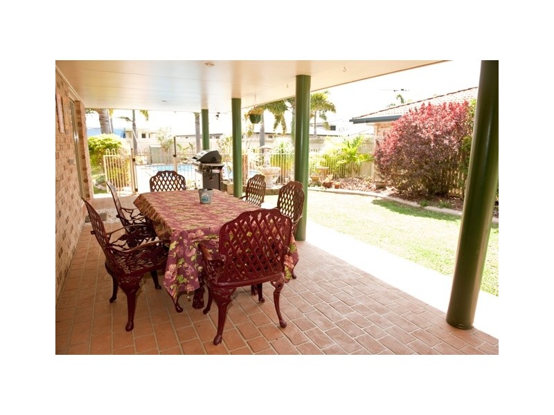 16 Toorak Street, Glenella QLD 4740