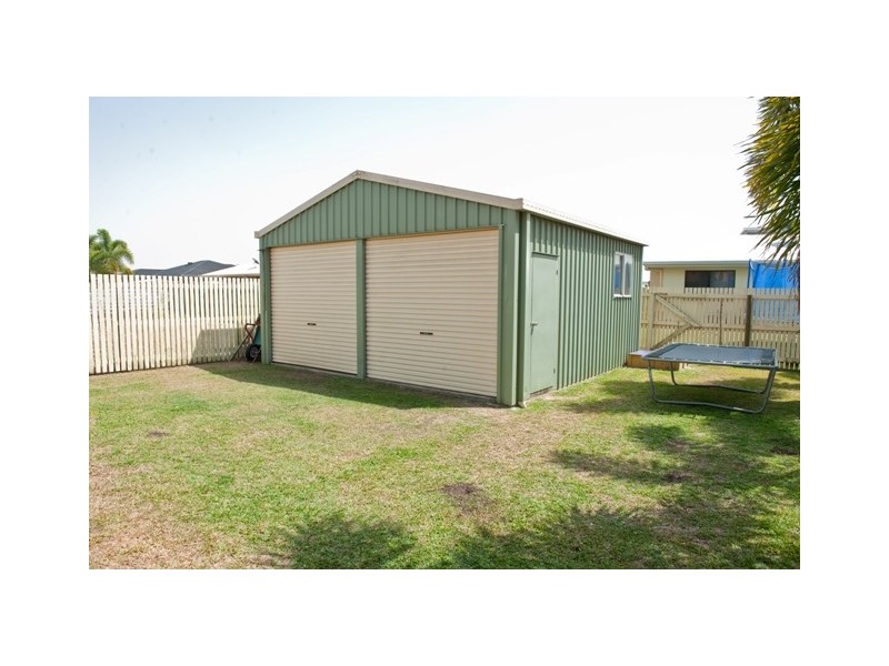 16 Toorak Street, Glenella QLD 4740