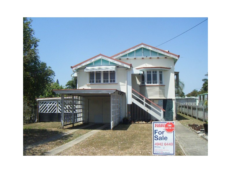 18 Perkins St, North Mackay QLD 4740