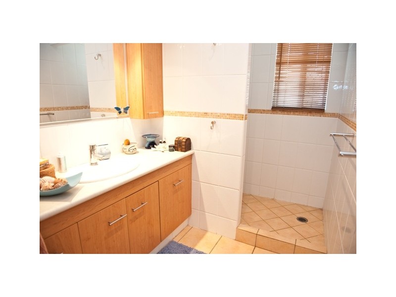 8 Melaleuca Street, Slade Point QLD 4740