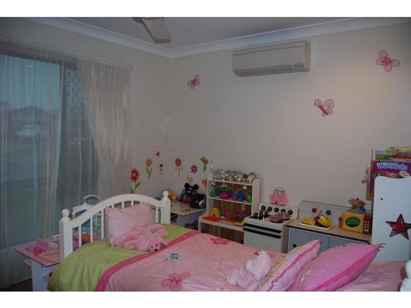 4 Mark, Glenella QLD 4740