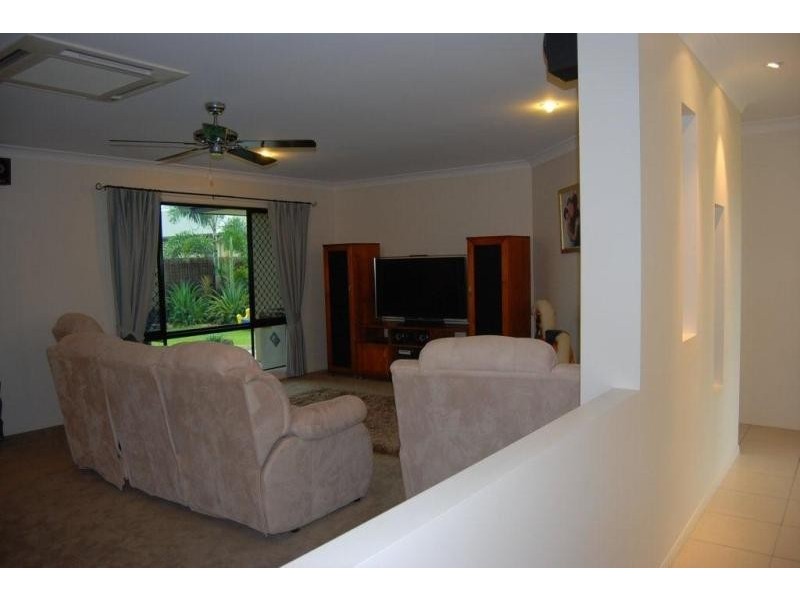 4 Mark, Glenella QLD 4740