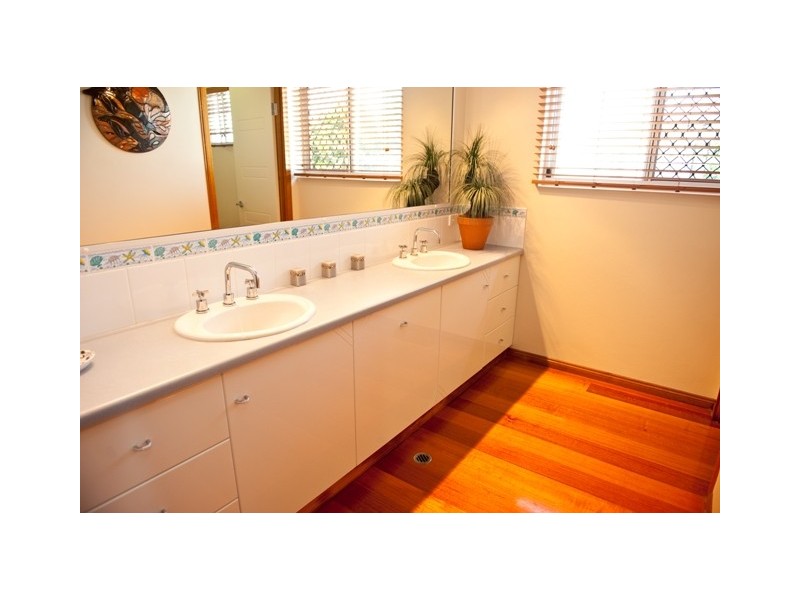 14 Sunrise Place, Blacks Beach QLD 4740