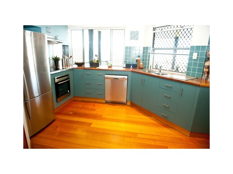 14 Sunrise Place, Blacks Beach QLD 4740